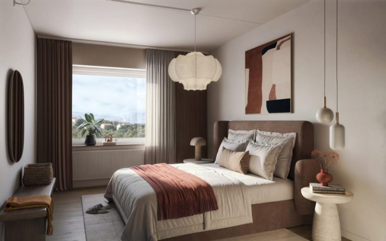 En visualiseringsbild på ett sovrum med en stor säng och en tavla på väggen. Inredningen i rummet går i beige, mörkröda och bruna toner.