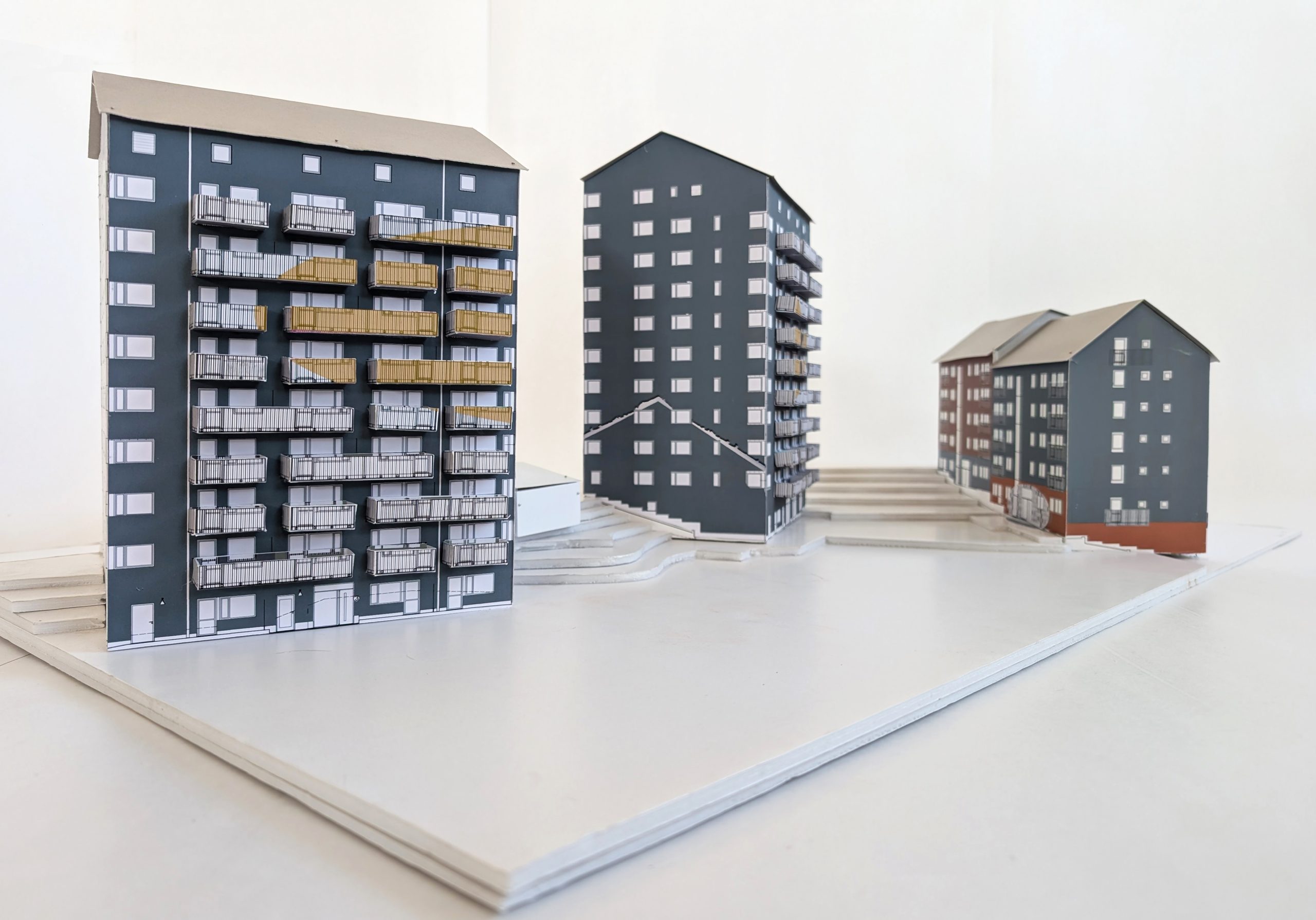 Nu startar installationen av konstverket på Smörslottsgatan!