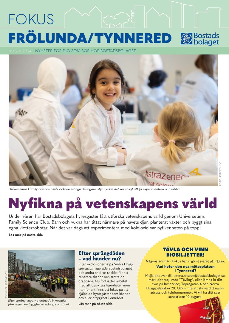 Ett omslag med en bild av barn i vita rockar.